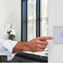 Mặt công tắc thông minh có đèn báo, hiển thị trạng thái